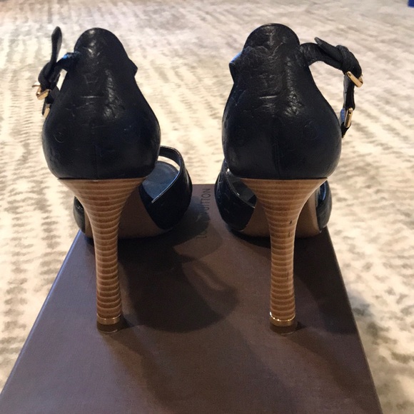 Louis Vuitton heels - Picture 3 of 8